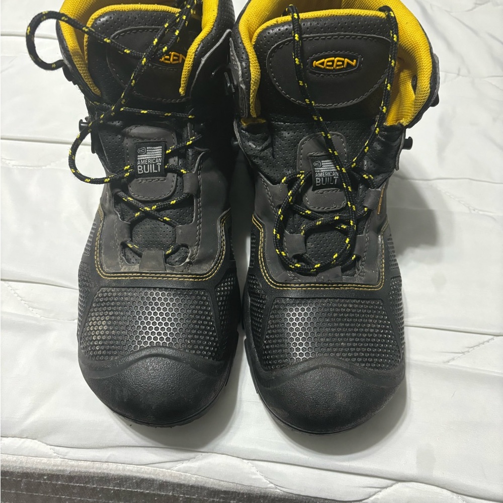 Keen Black and Yellow steel toe